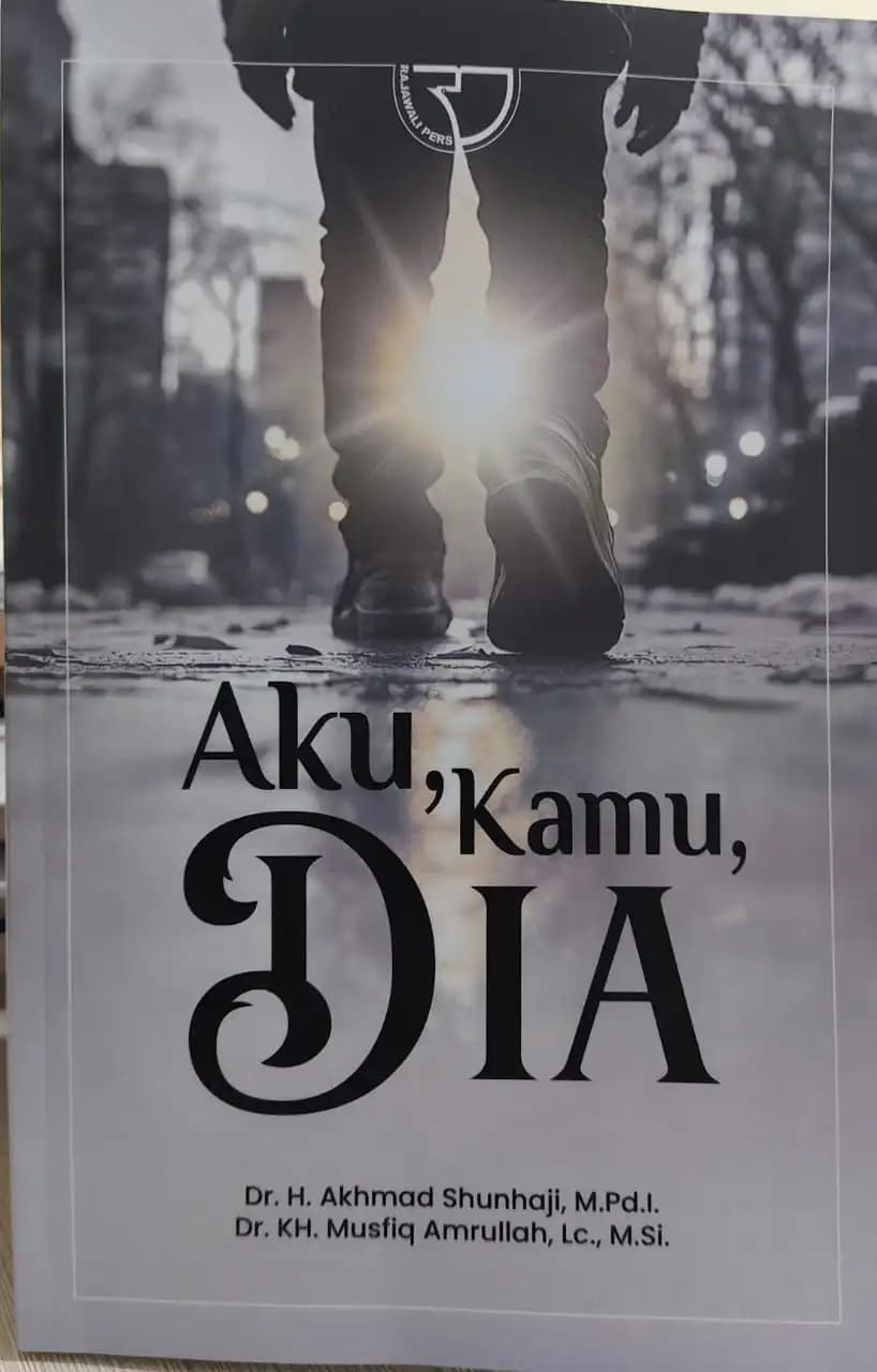 Aku, Kamu, DIA